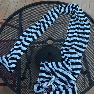 NWT Victoria’s Secret Black and White Stripe Scarf